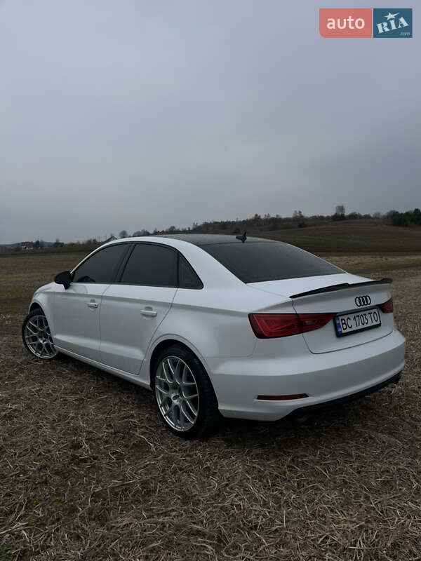 Седан Audi A3 2014 в Львове