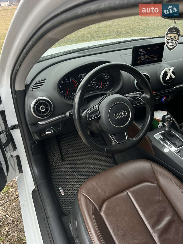 Седан Audi A3 2014 в Львове