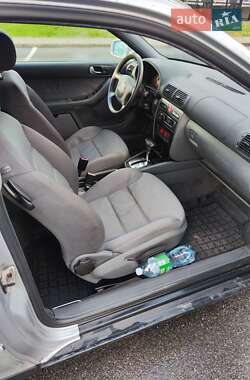 Хэтчбек Audi A3 2000 в 