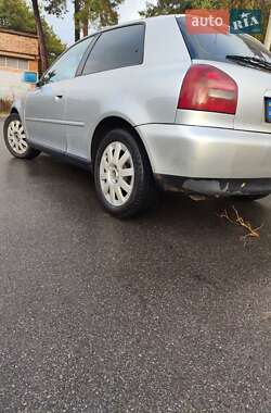Хэтчбек Audi A3 2000 в 