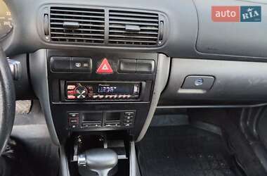 Хэтчбек Audi A3 2000 в 