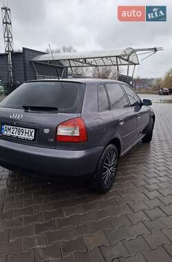 Хетчбек Audi A3 2001 в 
