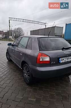 Хетчбек Audi A3 2001 в 