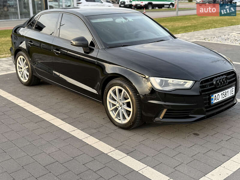 Седан Audi A3 2014 в Мукачево