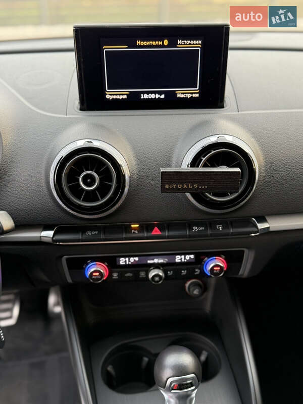 Седан Audi A3 2014 в Мукачево
