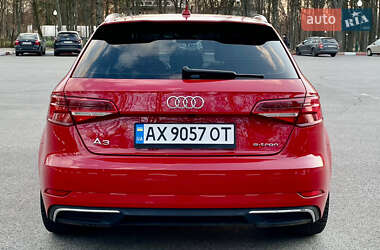 Хэтчбек Audi A3 2016 в 