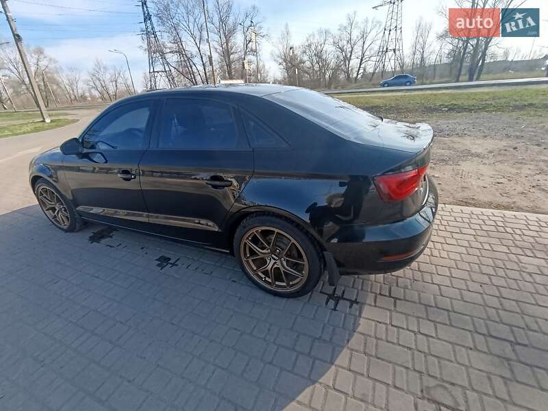 Седан Audi A3 2016 в Павлограді