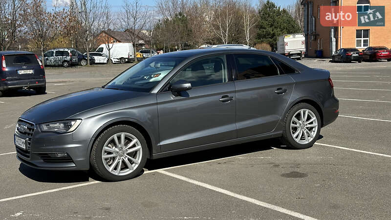 Седан Audi A3 2016 в Киеве