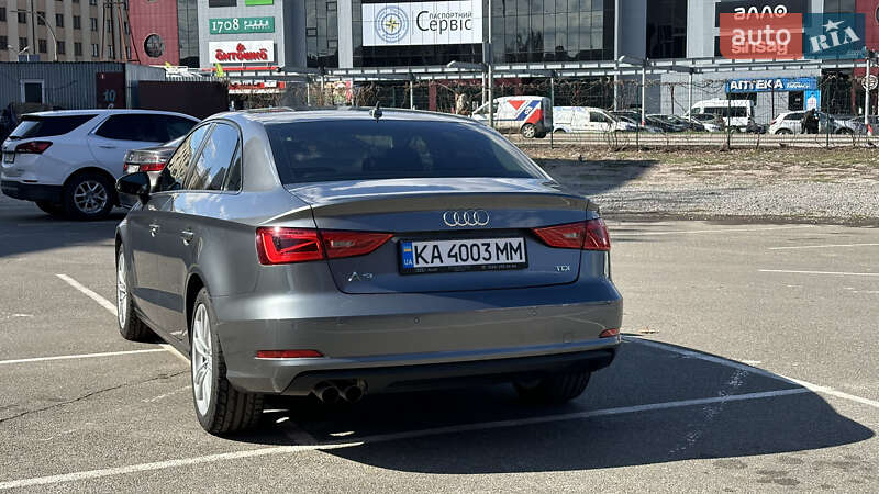 Седан Audi A3 2016 в Киеве