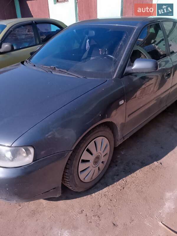 Хэтчбек Audi A3 2002 в Кременце