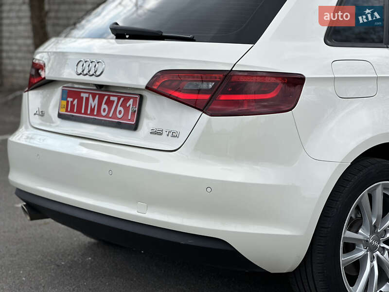Хэтчбек Audi A3 2015 в Одессе