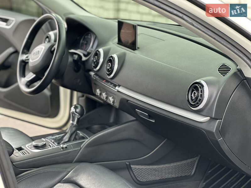 Хэтчбек Audi A3 2015 в Одессе