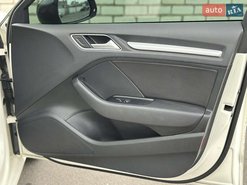 Хэтчбек Audi A3 2015 в Одессе