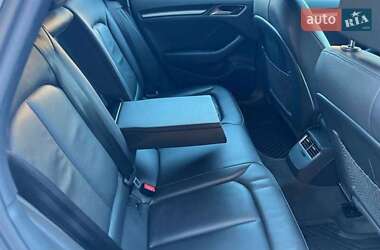 Хэтчбек Audi A3 2016 в 