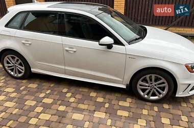 Хэтчбек Audi A3 2016 в 