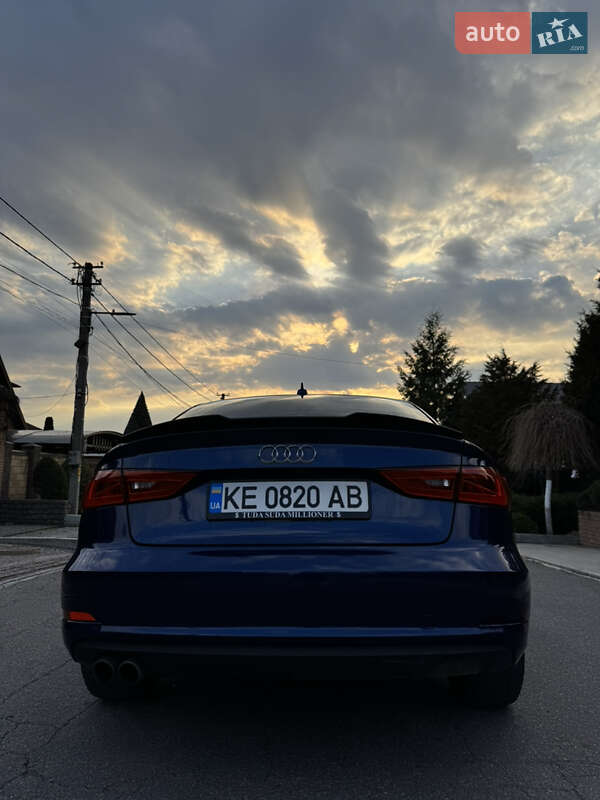 Седан Audi A3 2015 в Днепре