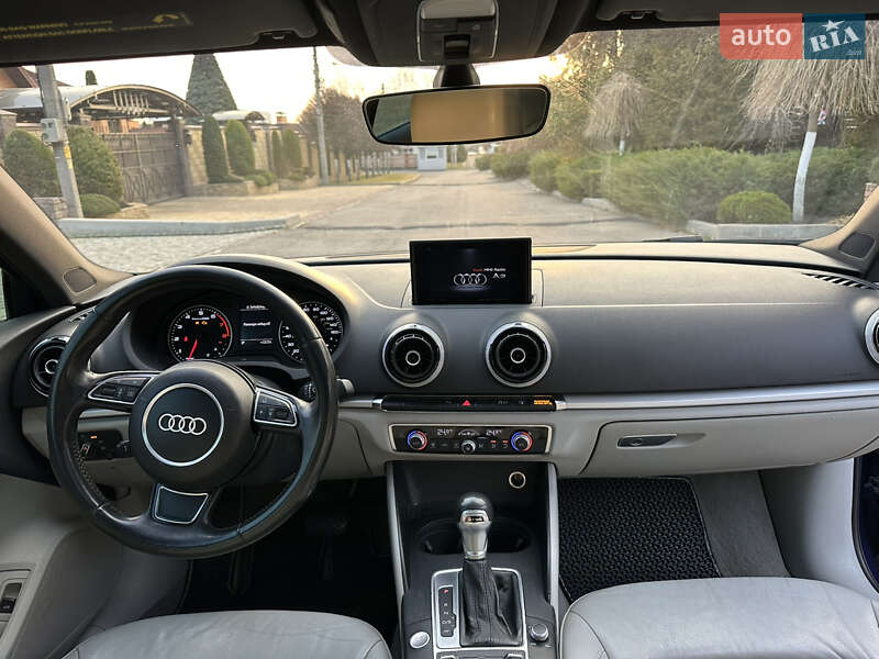 Седан Audi A3 2015 в Днепре