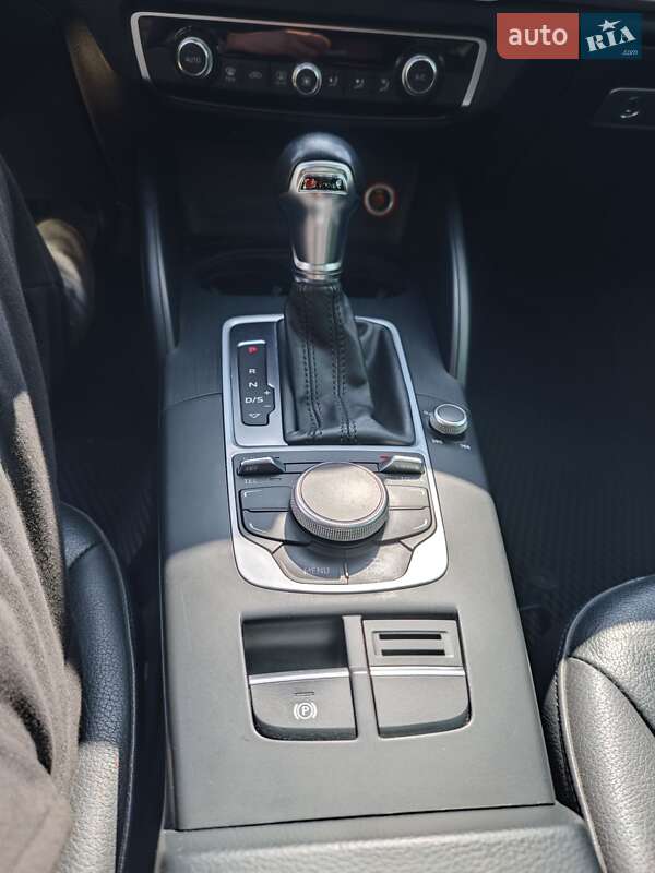 Седан Audi A3 2015 в Киеве
