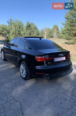 Седан Audi A3 2015 в 