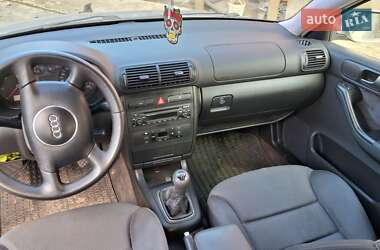 Хэтчбек Audi A3 2002 в 
