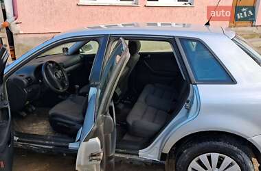 Хэтчбек Audi A3 2002 в 