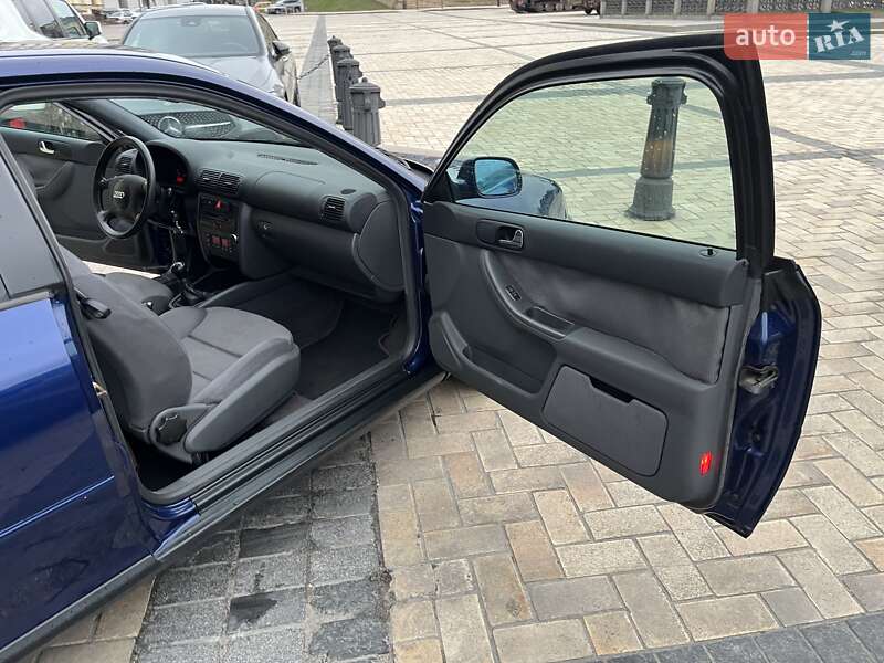 Хэтчбек Audi A3 2000 в Киеве