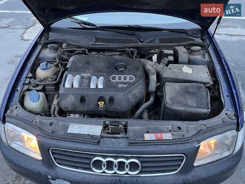 Хэтчбек Audi A3 2000 в Киеве