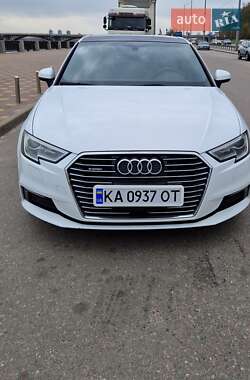 Хетчбек Audi A3 2016 в 