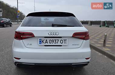 Хетчбек Audi A3 2016 в 