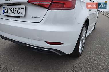 Хетчбек Audi A3 2016 в 
