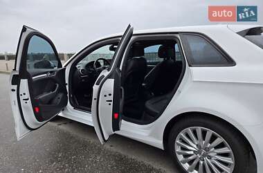 Хетчбек Audi A3 2016 в 