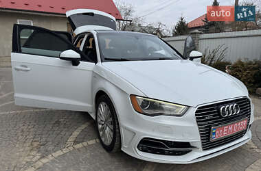 Хэтчбек Audi A3 2016 в 