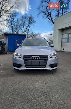 Хэтчбек Audi A3 2016 в 