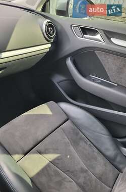 Хэтчбек Audi A3 2016 в 