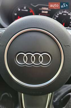 Хэтчбек Audi A3 2016 в 