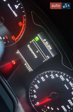 Хэтчбек Audi A3 2016 в 