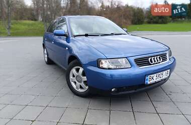 Хетчбек Audi A3 2003 в 