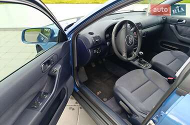 Хетчбек Audi A3 2003 в 