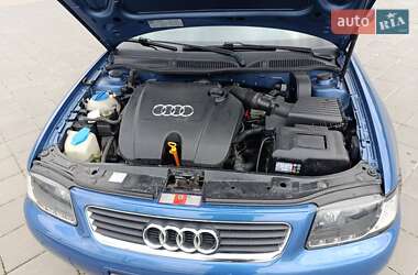 Хетчбек Audi A3 2003 в 