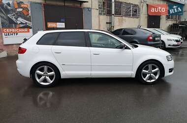 Хэтчбек Audi A3 2010 в 