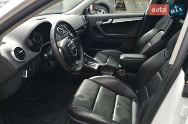 Хэтчбек Audi A3 2010 в 