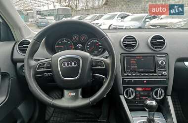 Хэтчбек Audi A3 2010 в 