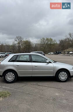 Хэтчбек Audi A3 2002 в 