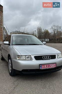 Хэтчбек Audi A3 2002 в 