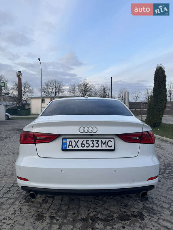 Седан Audi A3 2014 в Тернополі
