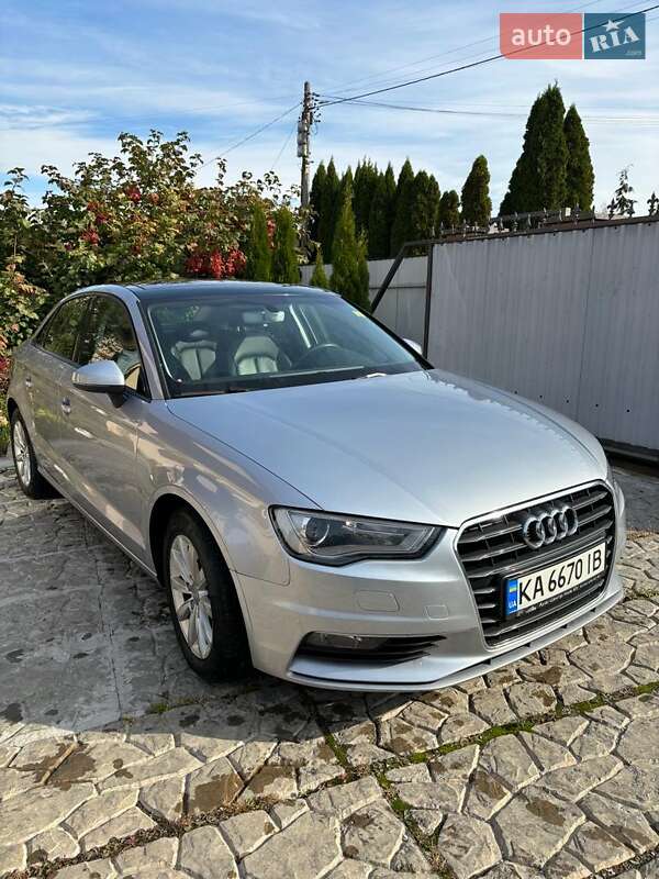 Седан Audi A3 2015 в Киеве