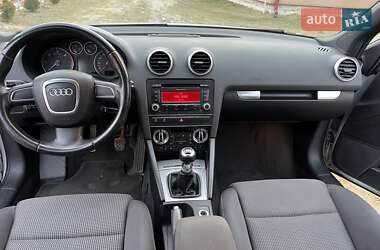 Хэтчбек Audi A3 2010 в 