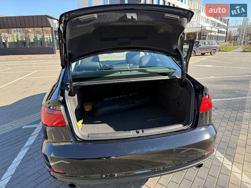 Седан Audi A3 2014 в Луцке