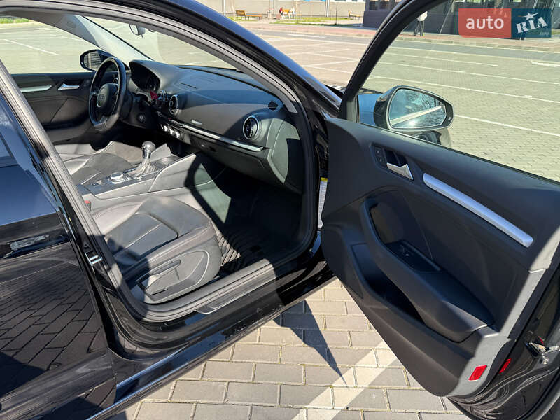 Седан Audi A3 2014 в Луцке