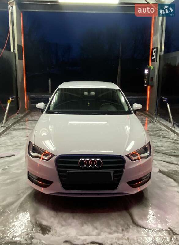 Хэтчбек Audi A3 2014 в Харькове